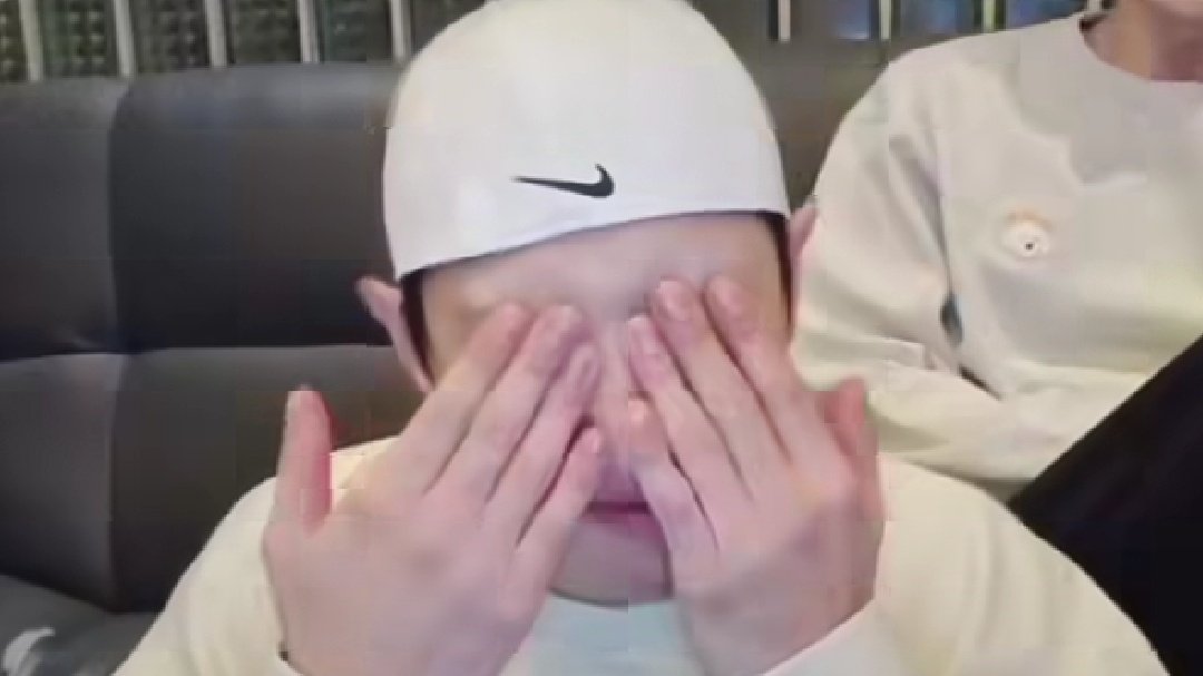 real_exol6161's tweet photo. فیلتر به یولی: من رو صورت نی نیا نمیشینم🥺

@weareoneEXO https://t.co/07KFFcQfR2
