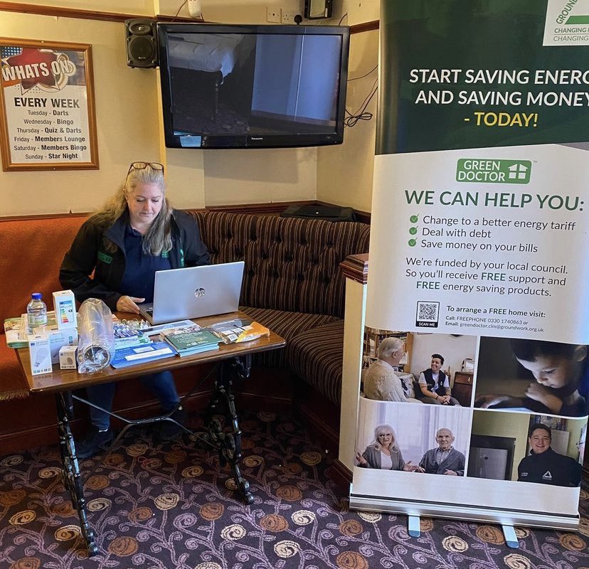homebakedclt's tweet photo. We’ve lots of energy, home &amp; money advice at our Cosy Homes Club energy cafe @StGeorgeEverton this Friday (9:00 - 11:00) inc @groundworkclm #GreenDoctor Everyone will be entered into our free raffle for energy saving prizes too! @lpoolcityregion #GreenLCR ♻️🔌🔋💡 https://t.co/3HoI0hjcpw