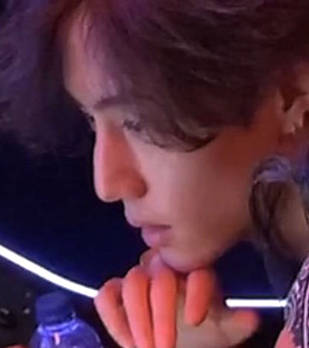 justforMT1's tweet photo. it’s enjoyable to dive into Mark’s music!
✌️
#ONEINAMILLON has special connections between Mark and us.
🤍

#2YearsofOneInAMillion 
#MarkTuan  @marktuan 
✨

when Mark was making this song in studio … https://t.co/hqpLKG5Tm1