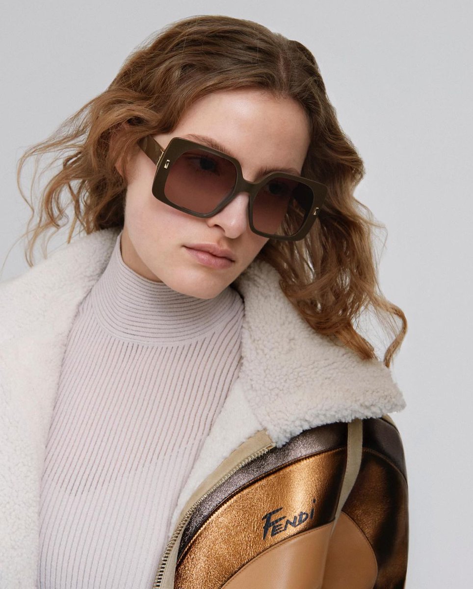 opAudioVision's tweet photo. Algunos ejemplos de los increíbles diseños de Fendi
¿Te gustan❓
😍
#fendieyewear #fendi #fendisunglasses
#fendilover #lovefendi
#luxury #luxurylifestyle
#opticasalzira #Alzira #Roma https://t.co/fo2cA4Eqx4