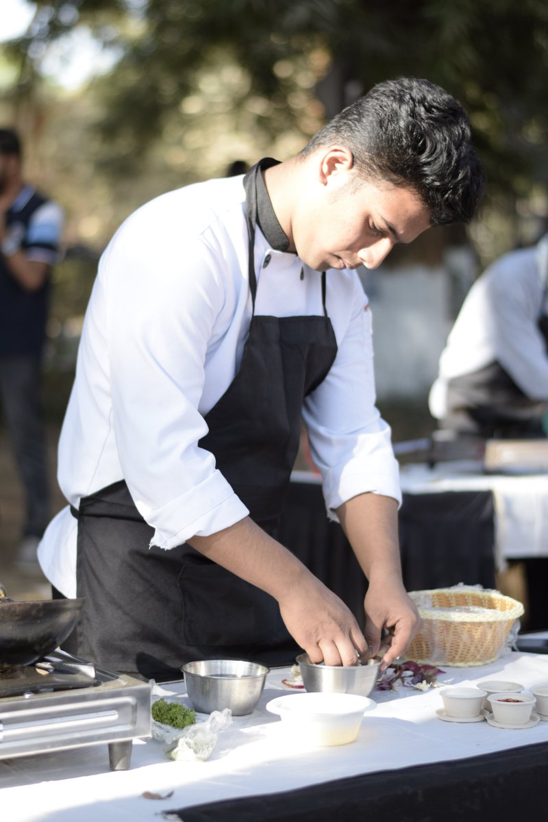 hmct_bitmesra's tweet photo. Department of Hotel Management and Catering Technology congratulates Mr. Gaurav Pandey (2K20 Batch) for winning Masterchef competition at BITOTSAV'23.
#BITOTSAV #MASTERCHEF #HMCT https://t.co/jmyCgwUwzD