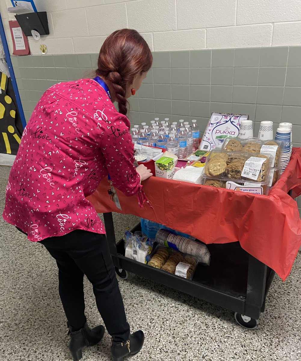 etr917's tweet photo. Spreading the love @KraftES1! @HamptonCSchools @HCS_TitleI https://t.co/ISeUNadXks