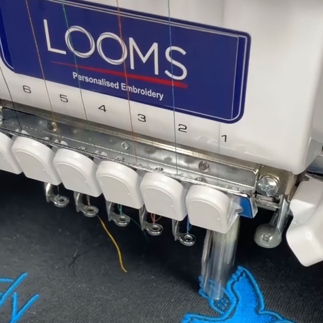 LoomsUk's tweet photo. Weaving your brand's identity into every thread, one stitch at a time.

Click the link in our bio for a free quote 👆

#loomsuk #clothinguk #personaliseduk #embroideryuk  #leicesterbusiness #leicestershirebusiness #marketharborough https://t.co/DLtyEgX0Yt