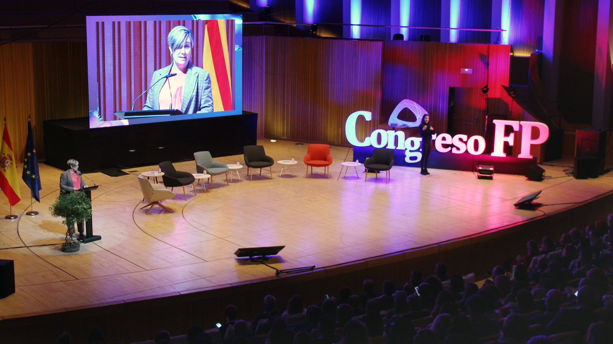 GVAeducacio's tweet photo. 👩‍🏫El II Congrés d'FP reuneix 1.200 participants de tota l'òrbita de l'FP

Són jornades on es marcaran estratègies sobre l'orientació professional perquè es coneguen títols més desconeguts amb alta ocupabilitat.

📲Directe:
https://t.co/l2QUlsFc92

⬇️+INFO:
https://t.co/3Kfj9R8Rmi https://t.co/a74mqVRhaL