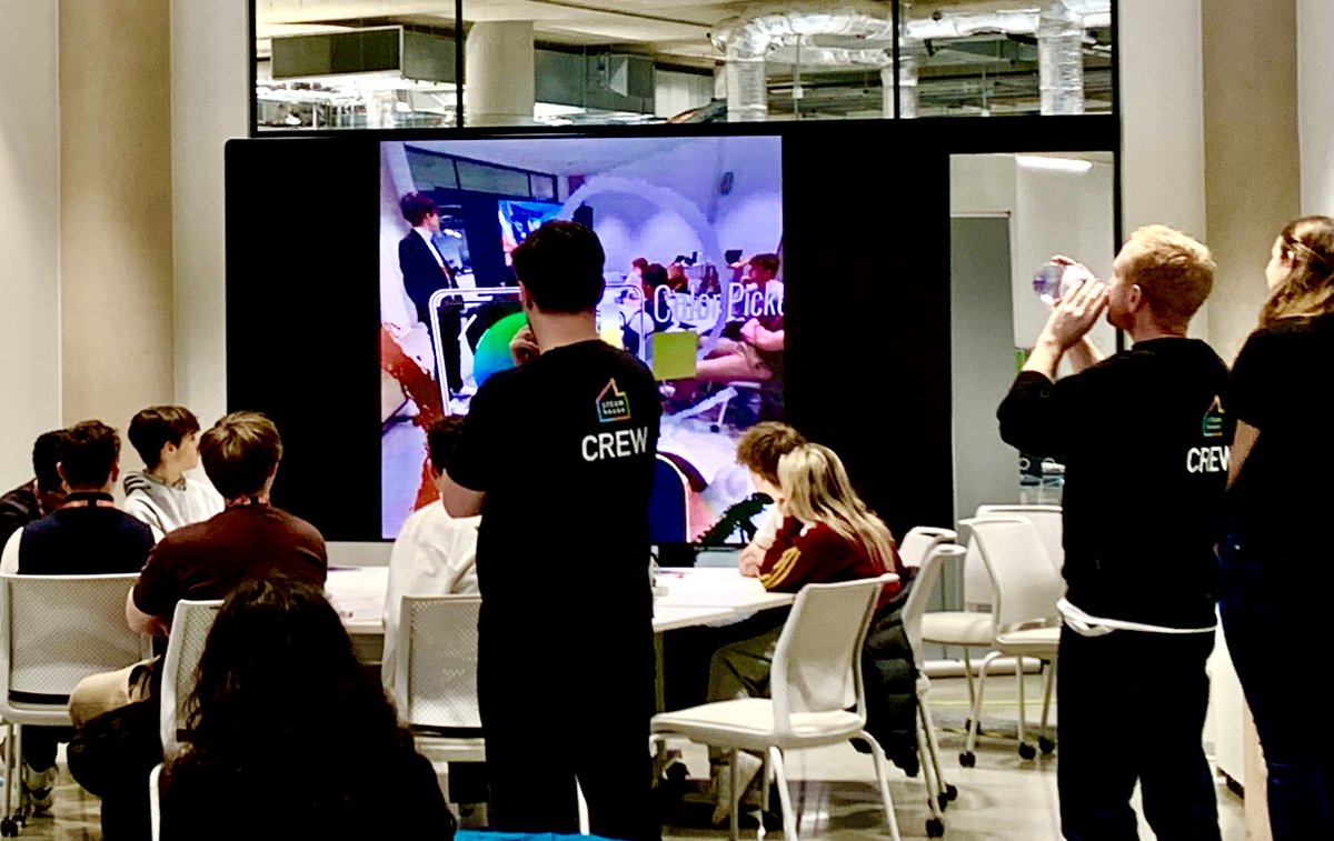 Wonderful to host Collaborative Storytelling workshops for Young Reporters as part of #ProductionUnlocked from @BBCAcademy. From a standing start, this new generation of innovators created detailed narratives within immersive VR universes inside 30 minutes. Fantastic energy!