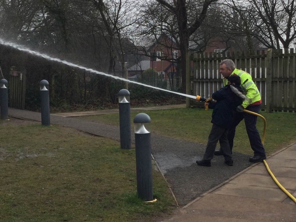 StrettonStMatts's tweet photo. Year 5 had a fantastic morning with the Cheshire Fire Service. We learnt all about the important work they do, how their fire engine works, what a fire fighter wears to stay safe and we even got the chance to use the hose of the fire engine. #ssm #ssmscience https://t.co/qSNP8VmkW2