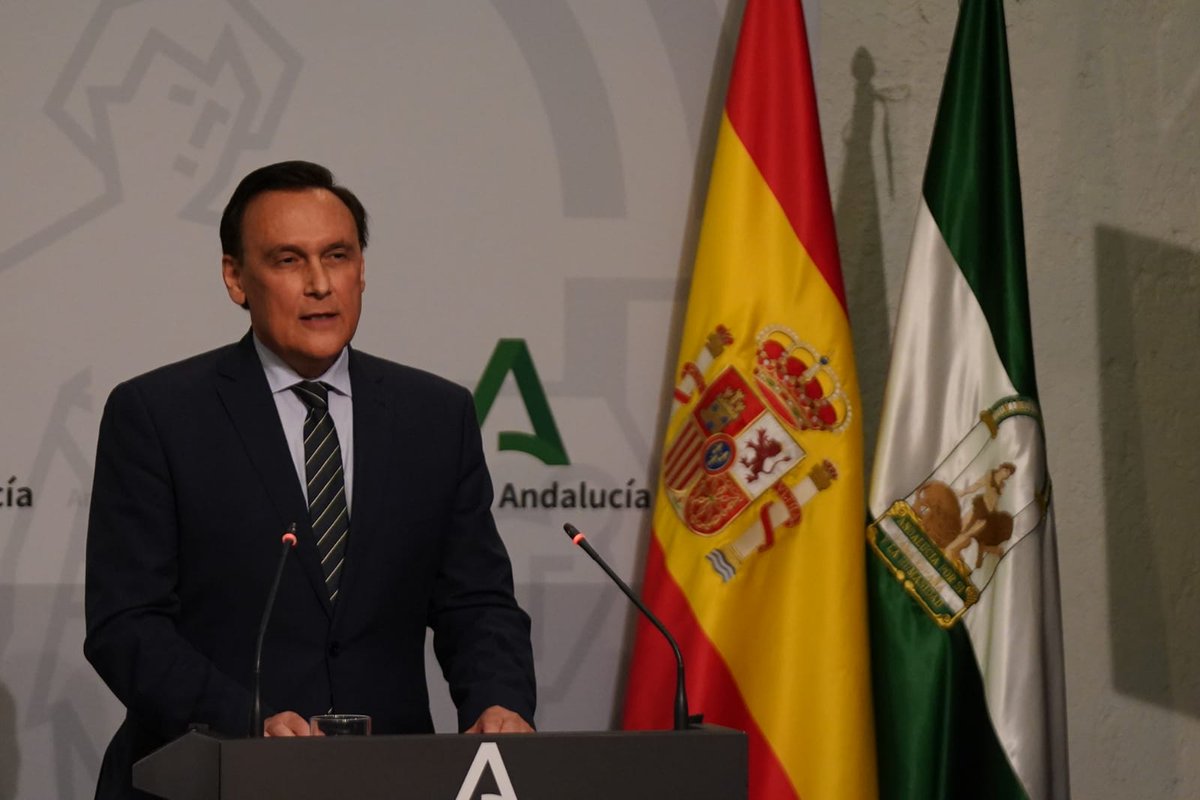 AndaluciaJunta's tweet photo. 💬@GoVillamandos: Aprobados dos proyectos de ley para la implantación de las universidades Fernando III y #UTAMED, se remitirán a @ParlamentoAnd .
✔️ Será la primera vez que en #Andalucía se aborde la creación de una universidad privada mediante una ley propia y transparente. ✅ https://t.co/Jdq0k0JZ5F