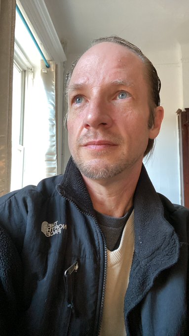 Happy Valentine&rsquo;s Day! Who&rsquo;s going to pucker up for me? And where would you plant it? https://t.co/e<a href="/tag/bbbh"class="tags"><span>#bbbh</span></a><a href="/tag/pozpride"class="tags"><span>#pozpride</span></a>