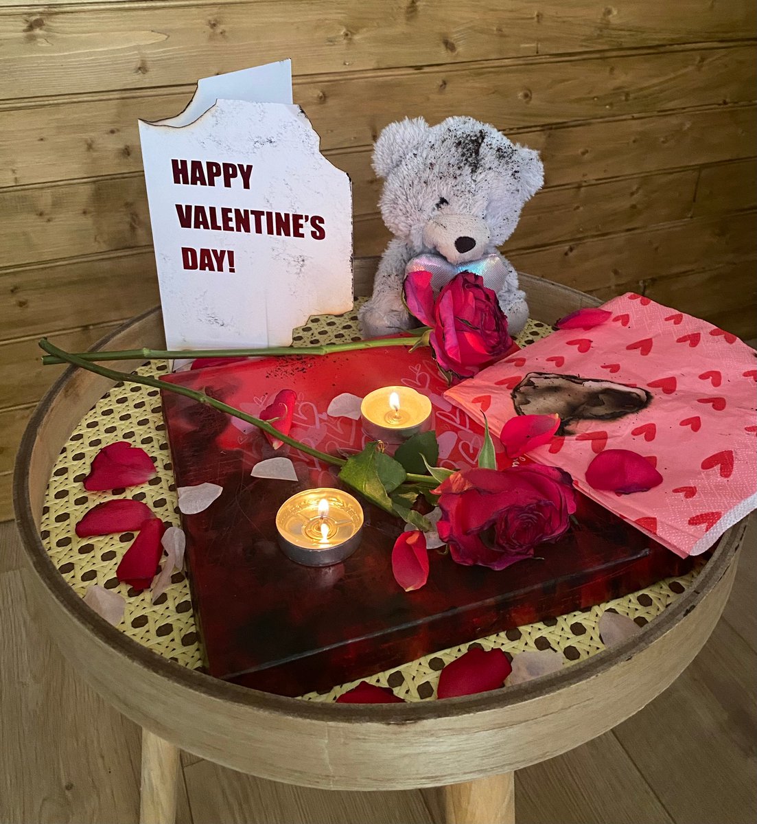 Norfolkfire's tweet photo. The only sparks that fly this Valentine’s day should be between you and your partner…
Don’t let your romantic meal turn into a recipe for disaster – NEVER leave any cooking or candles unattended.
#valentines #CatchFeelingsNotFire #besafe https://t.co/daBsDryaQq
