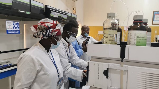 USPGlobalHealth's tweet photo. #Mali’s National Quality Control Lab has achieved ISO/IEC 17025:2017 accreditation! The lab is now positioned to better assure the quality of #malaria, #MNCH and other health products in country, West Africa. @USAIDGH @USAIDMali #healthsystems https://t.co/wrEKiwRoVC