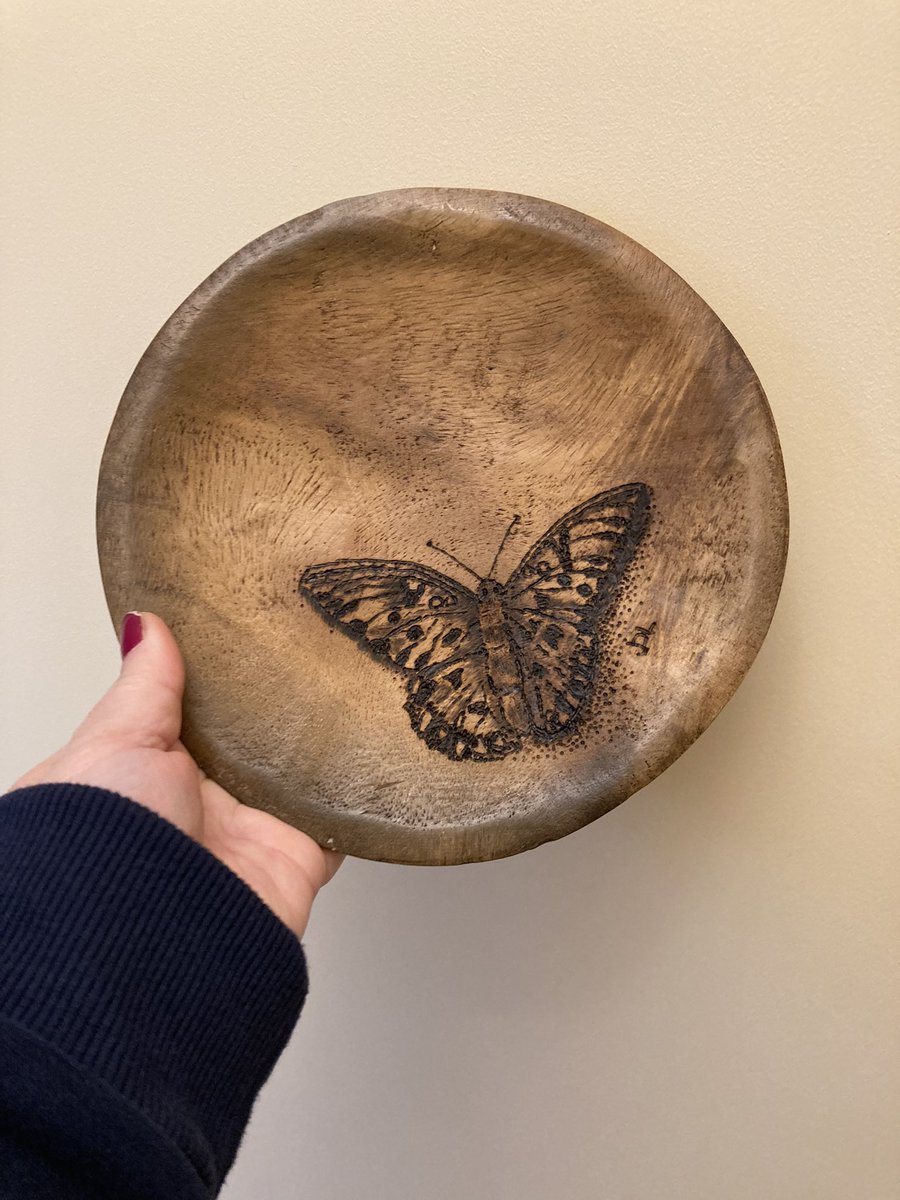 Jacquimoosey's tweet photo. Just trying out some different #artists projects going well so far #wildlife 💕 https://t.co/JhKLsgUKRn