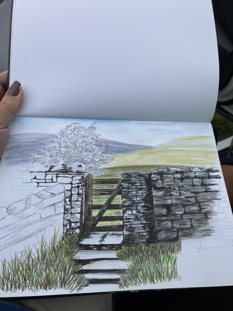 Jacquimoosey's tweet photo. Just trying out some different #artists projects going well so far #wildlife 💕 https://t.co/JhKLsgUKRn