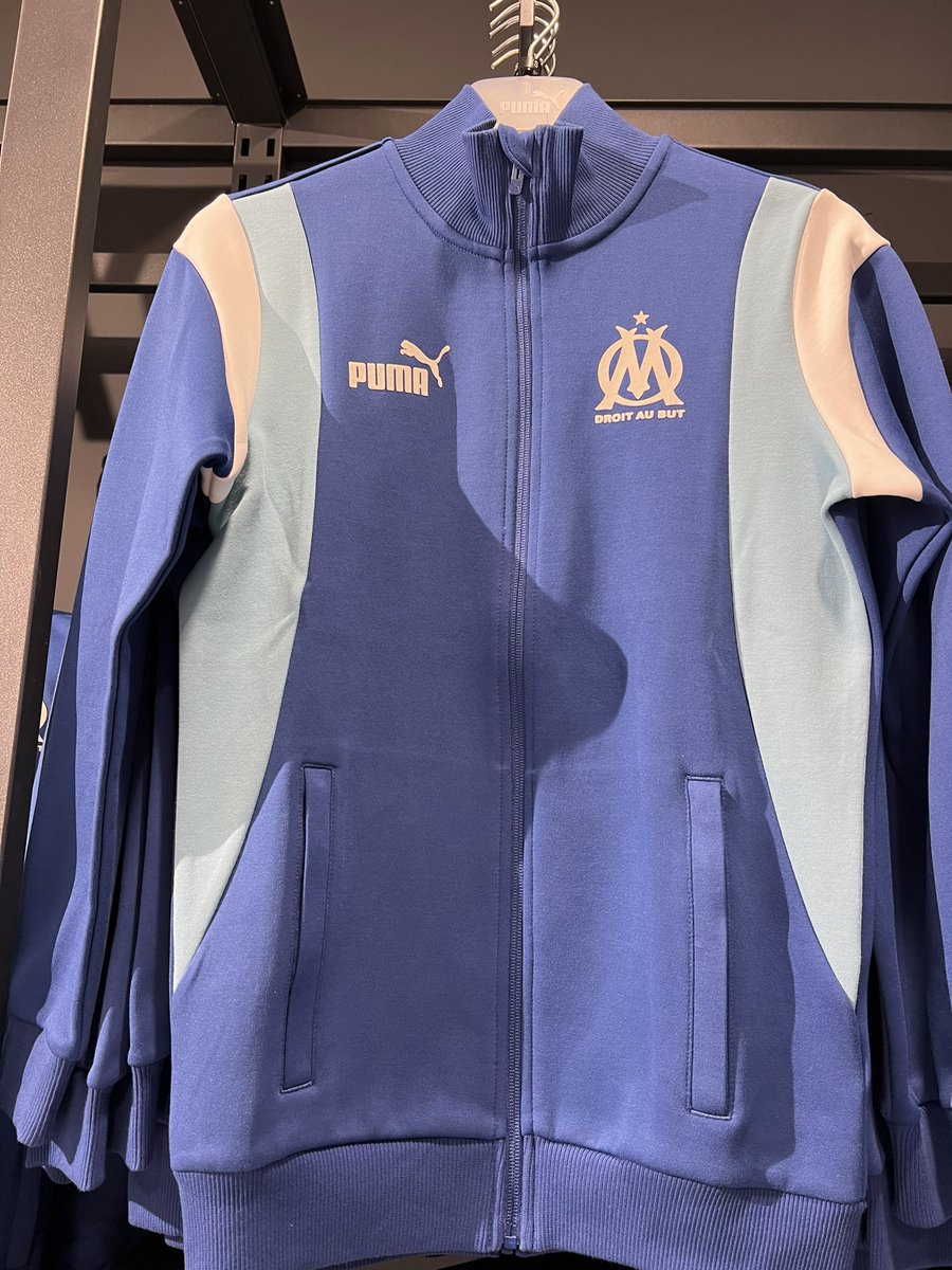 Mode55489648's tweet photo. En cette fête des amoureux de @OM_Officiel double cadeaux, un maillot third floqué @malinovskyi18 et la nouvelle veste de survêtement joueur 🎁 
Pour cela 💙 @Mode55489648 et RT 
Identifier 2 amis
TAS le 3/03/23 à 20h
#Concours #TeamOM
Bonne chance 🍀 https://t.co/C44WktN4jp