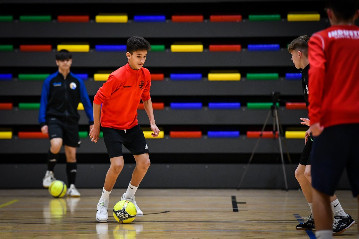 FCF_CAT's tweet photo. 🟡🔴 Entrenament amb la llista definitiva de les Seleccions Catalanes de futbol sala
🏆 Catalunya sub 16 i sub 19 continua amb la preparació
🔗 Més a https://t.co/ZF9RhrNYn8
#SeleccionsCatalanesFS #BenjamíFS #AlevíFS #AlevífemFS #InfantilFS #InfantilfemFS #Sub16FS #Sub19FS https://t.co/6voloFZ1jm