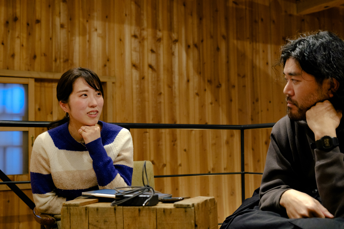TakehikoYanase's tweet photo. ＃r50214 今日もPodcast収録。NESToのリサちゃん。1時間じっくり自分の話だけをする機会ってなかなかないので、みんなセラピー的な効用を感じている模様。
Photo @coffeeboooya https://t.co/qJvEmckICX