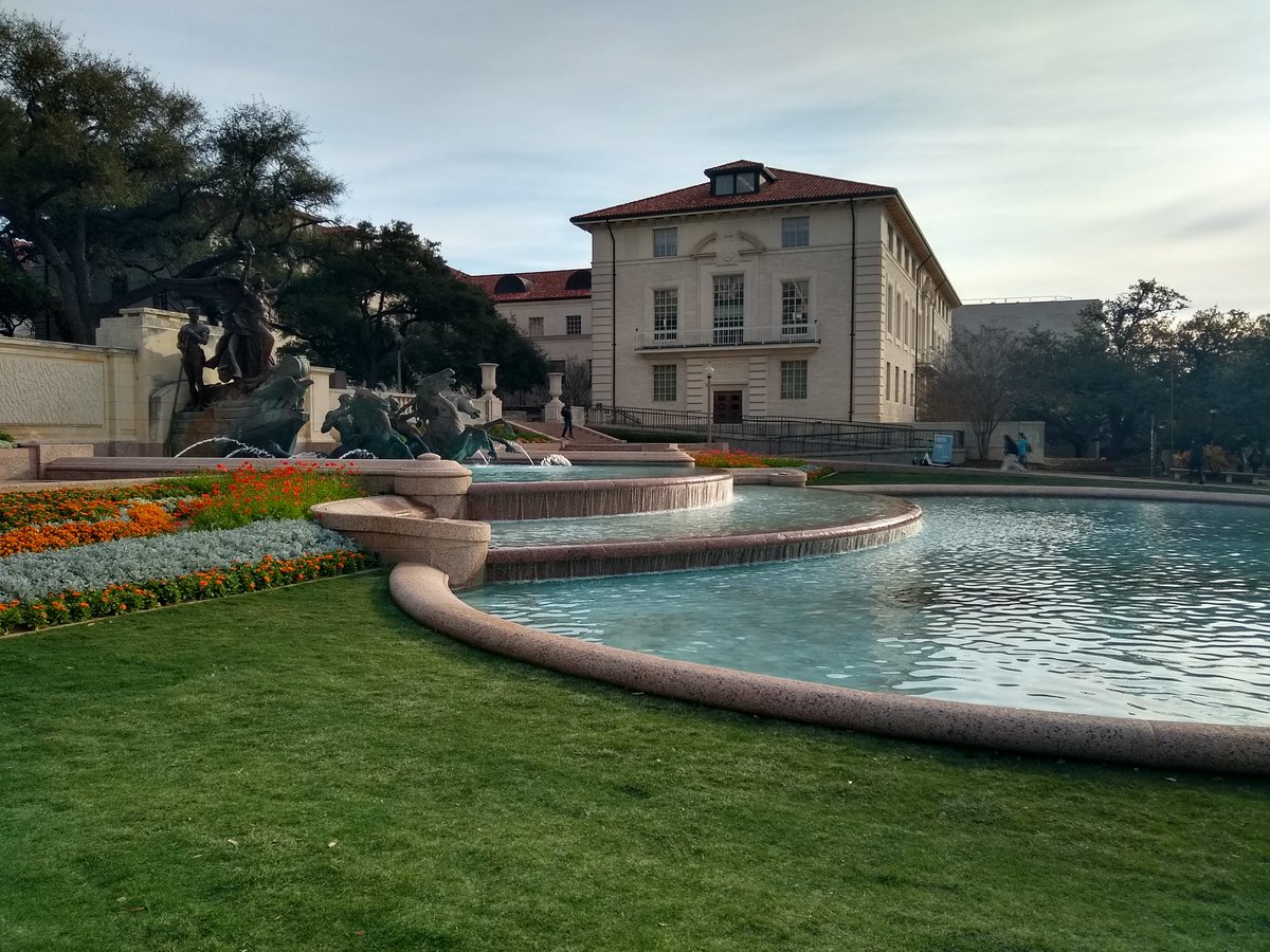 Holly Moeller, @mixotrophe at other places too tweet media