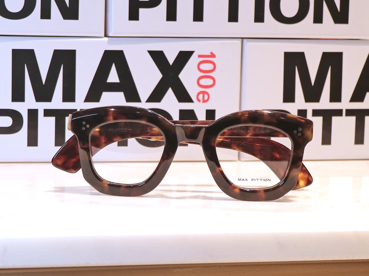 BEAUXYEUX_AZABU's tweet photo. 【話題の復活ブランド】
brand: MAX PITTION
(マックスピティオン)
mod: POLI
知る人ぞ知るフレンチクラシックのマスターピースブランドが復活デビュー。
時代を超越したジェンダーレスなフレームとして、復活した看板モデル。
42 , 44 , 46 の3サイズ展開。
#maxpittion
#ボズュー麻布 https://t.co/ocM9lHaHRG