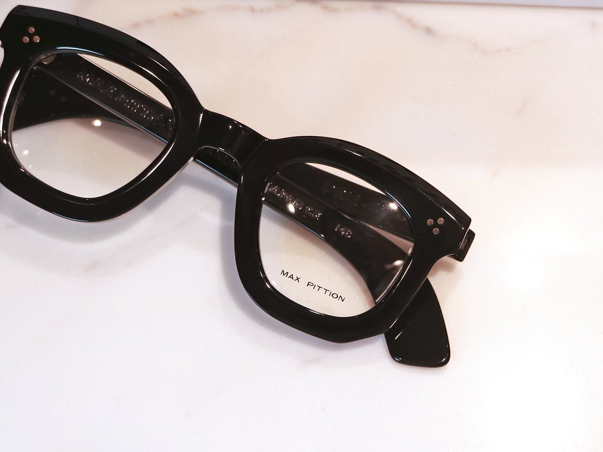 BEAUXYEUX_AZABU's tweet photo. 【話題の復活ブランド】
brand: MAX PITTION
(マックスピティオン)
mod: POLI
知る人ぞ知るフレンチクラシックのマスターピースブランドが復活デビュー。
時代を超越したジェンダーレスなフレームとして、復活した看板モデル。
42 , 44 , 46 の3サイズ展開。
#maxpittion
#ボズュー麻布 https://t.co/ocM9lHaHRG