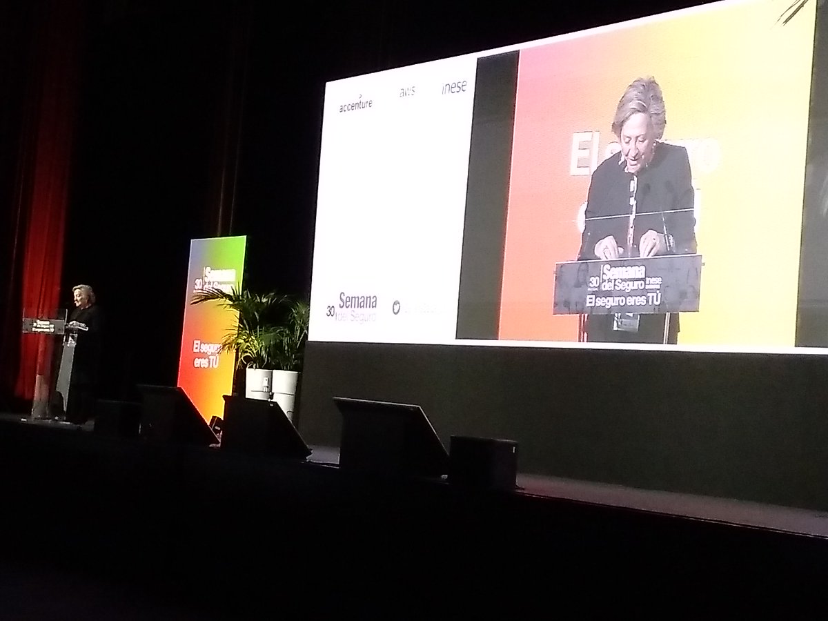 #SemanaDelSeguro Cierra el Foro la presidenta de <a href="/UNESPA/">UNESPA</a> Pilar González de Frutos, que remarca el valor de los datos, de la sostenibilidad y la necesidad de una buena normativa reguladora, "que nos ayuden a crecer y evolucionar". Lo recogeremos en los medios de <a href="/Inese_seguros/">INESE</a>