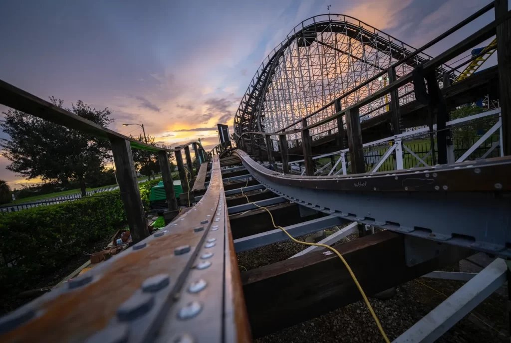 Mackadam_EPinfo's tweet image. Des « Titan Track » pour le wooden coaster d'Europa-Park #Wodan.

Après l'ajout d'un mur antibruit, #EuropaPark a pris de nouvelles mesures pour réduire l'usure, la maintenance et le bruit en utilisant des « Titan Track ». Il semblerait que cela ne concerne que la zone de frein.