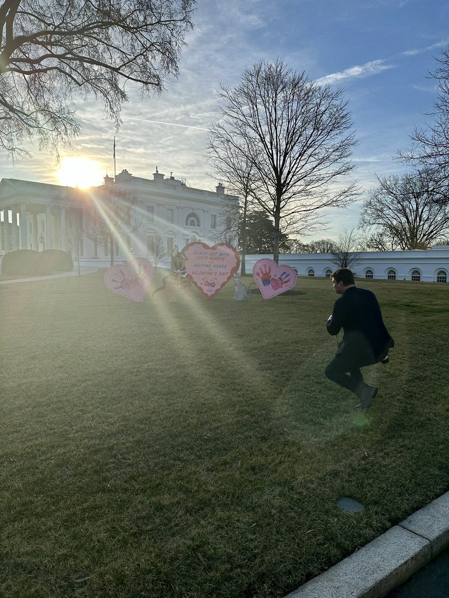 JFinkelstein46's tweet photo. Happy Valentine’s Day!! @schultzinit will definitely have better photos than me… https://t.co/gAYAXUXIRf