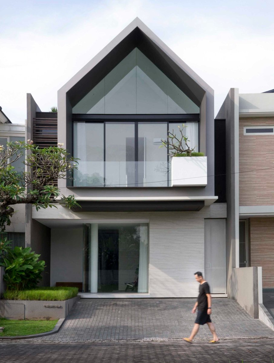 arsitag's tweet photo. ✨HHH House✨

Designed by  Simple Projects Architecture https://t.co/DySZF7gNG8