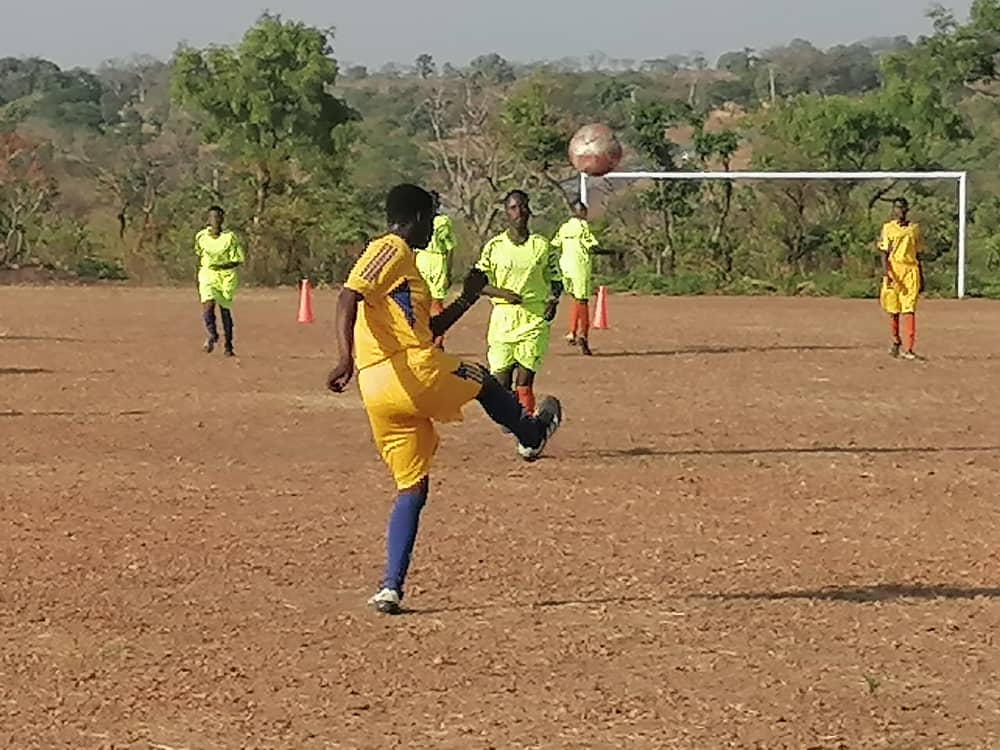 CEDIF_ONG's tweet photo. PROJET PEDF A BOUKOMBE
Koussoucoingou a accueilli le 1er février 2023 la finale de la compétition de football organisée par CEDIF-ONG à l’endroit des filles visant à sensibiliser le public au respect des droits des filles
#DevCanada
#VLF299
#OxfamAuBenin
#womenrights
#Wasexo https://t.co/BNeOH77Z4b