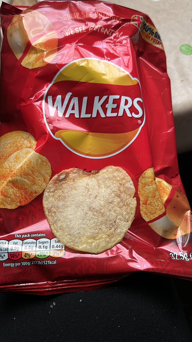 milly_tv's tweet photo. @walkers_crisps #lovefromwalkers https://t.co/QqKIXFFWWS