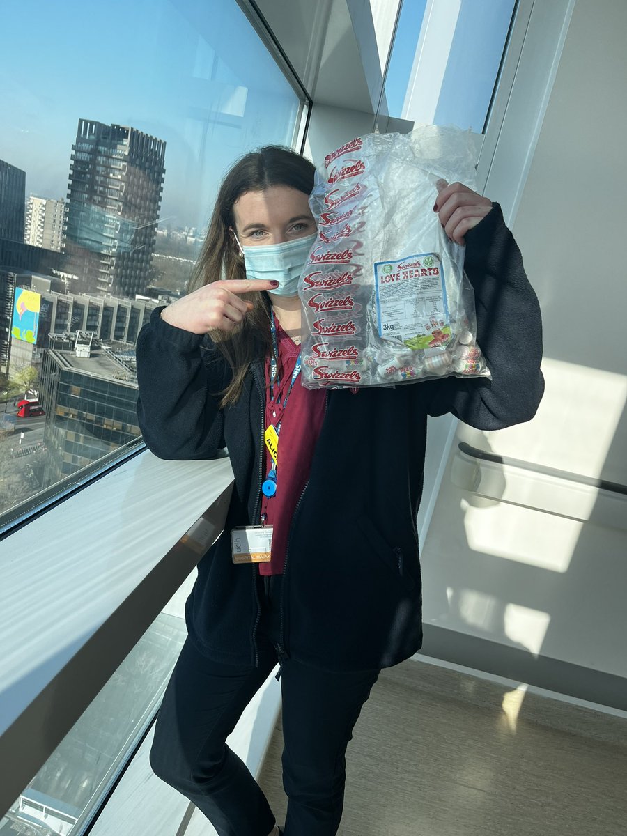 Spreading the love at <a href="/uclh/">UCLH</a> for Valentine’s Day 💙 #oneteam
