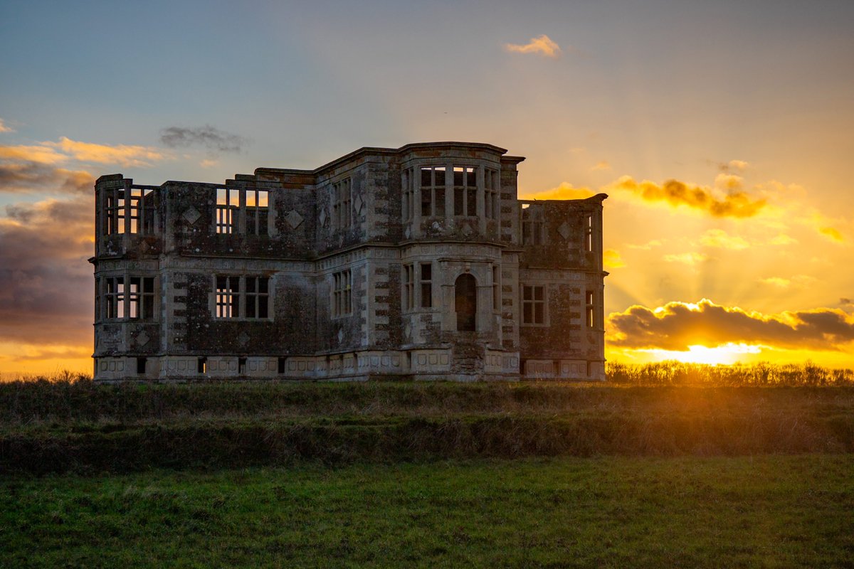NNBNnews's tweet photo. LOCAL NEWS: Local Students From @TreshamCollege Collaborate With @nationaltrust To Create Art Exhibition At Lyveden

Full Story: https://t.co/LITcgmmvuQ https://t.co/ir4QQvCP2p