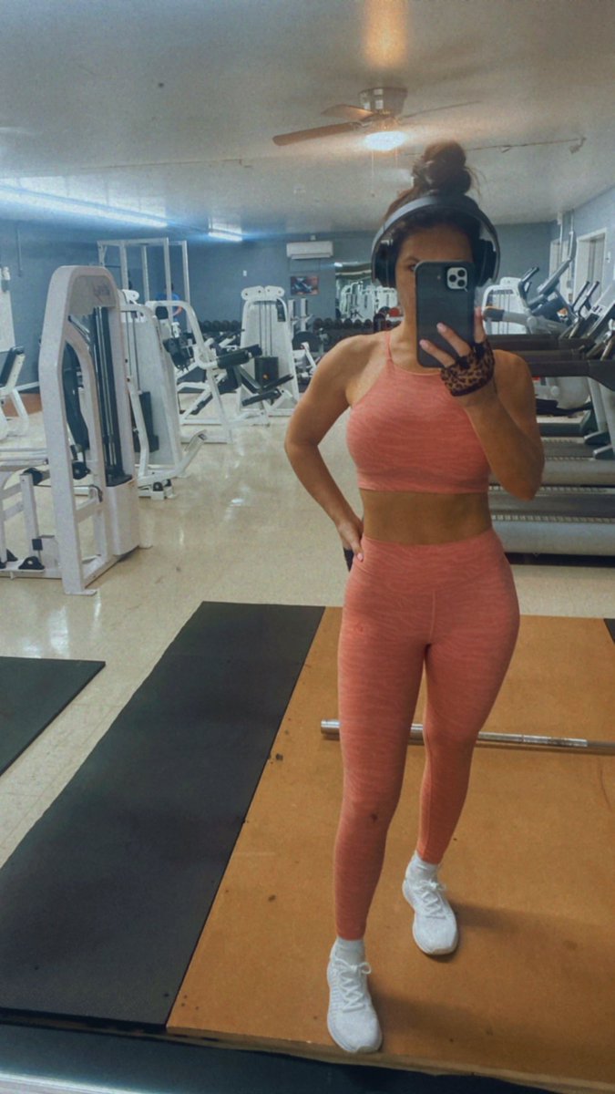 southernsass81's tweet image. A little baggage on my shoulders 💪🏻. Happy Valentine’s Day ❣️