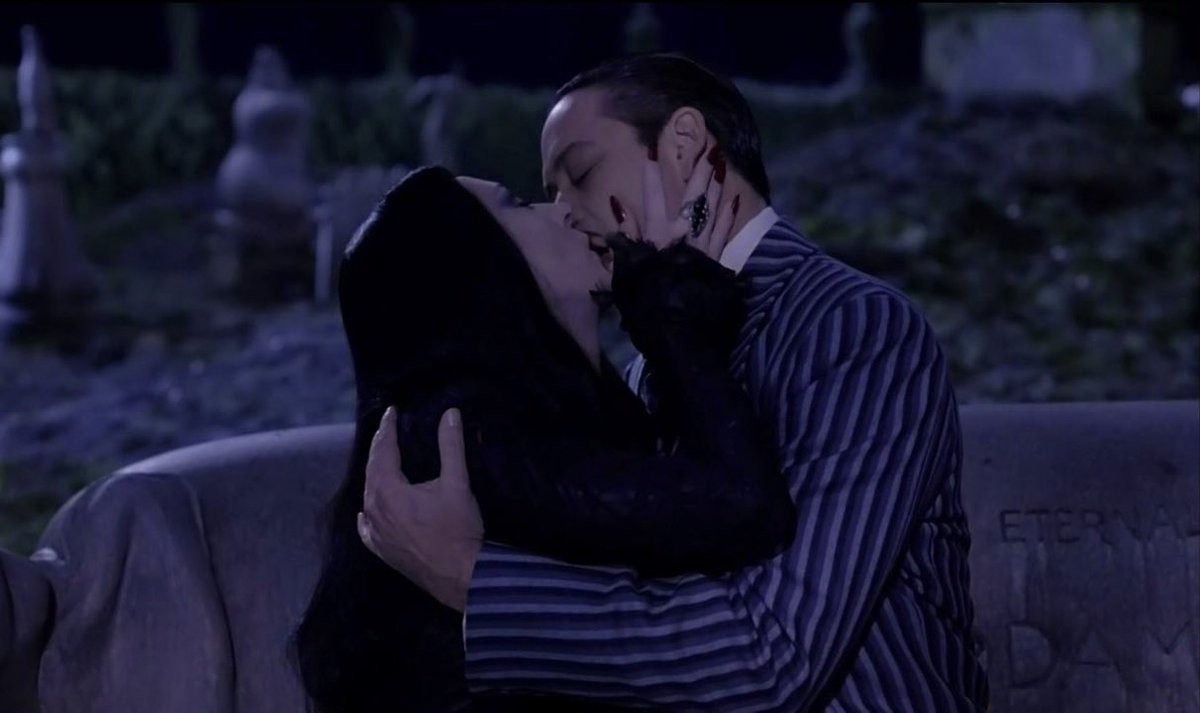 triiiplice's tweet photo. Love &amp; Horror on Valentine's Day https://t.co/LJfbomC8Se