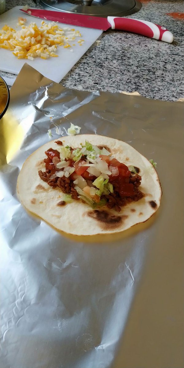 UECPNOLLEIDA's tweet photo. Al taller de cuina estem fent molts plats aquestes setmanes. Bon profit! #panqueques #tacos #alauecfemcoses @educaciocat @prosecpromotora https://t.co/ePqETvHjlq
