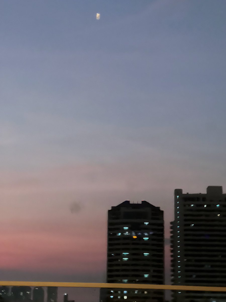 CennyStation's tweet photo. [🌙 Weibo update]
230214

ออกนอกบ้านแล้วในที่สุด
ทานข้าวกับเพื่อน!
รถติดจัง🙃
สุขสันต์วันวาเลนไทน์🤍

#琛馨如意 #เชินเน่ https://t.co/hMV7pDBfLq