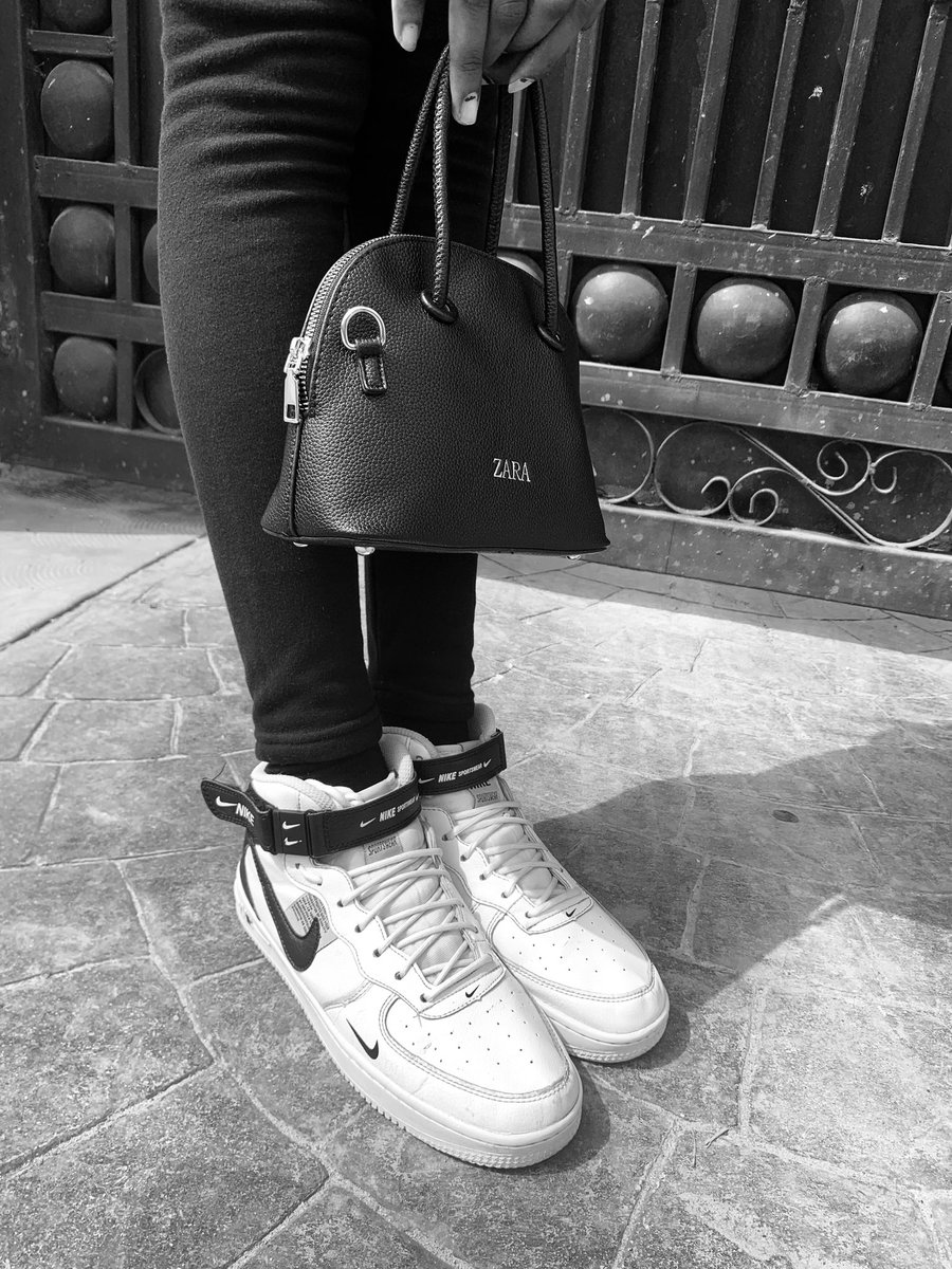 Blessed___og's tweet photo. Happy valentine 🖤🤍🖤 https://t.co/WDxgPnR1NG