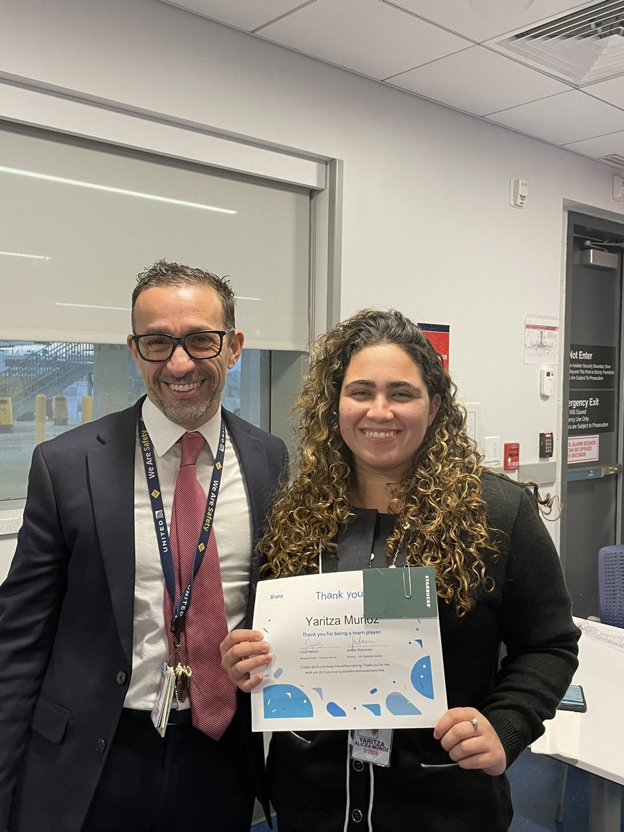 CalamusaTony's tweet photo. Thanks for outstanding service Yaritza!
#WeAreUnited https://t.co/lPl7Dxxie5