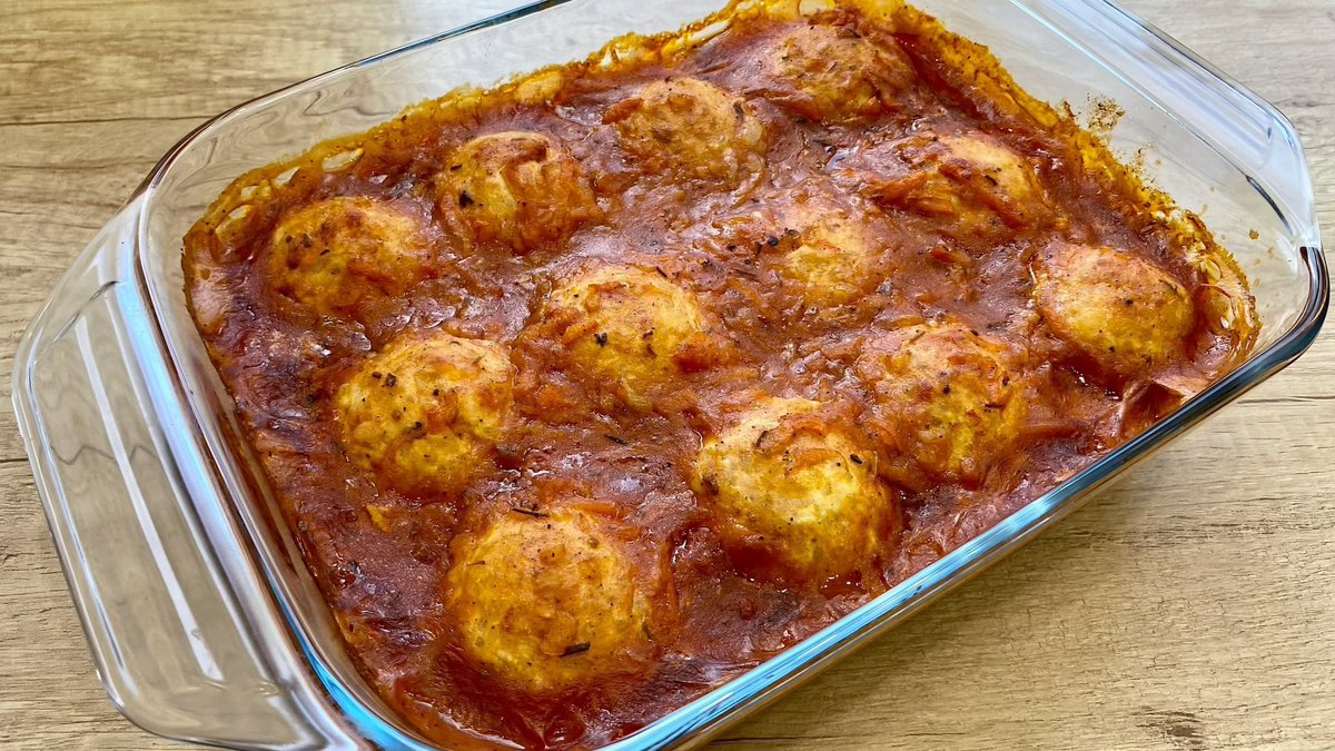 FoodNotes_X's tweet photo. Juicy, tender, aromatic meatballs covered with a ruddy crust in tomato sauce! 🤤😋 https://t.co/kmxOvKsTdp 

#cookies #easy #delicious #juice #aromatic #tomato #souse https://t.co/H0V9yanosK