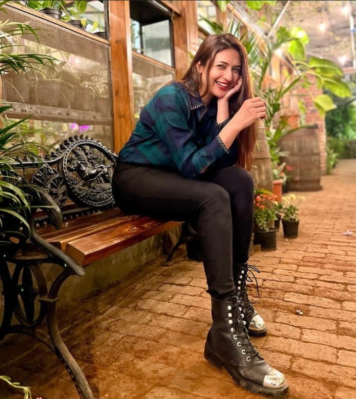 Diveklover_64's tweet photo. @Divyanka_T
my Sunshine 🌞 
You are beautiful inside and out. You are truly an amazing person . A beautiful soul.Most successful &amp; strongest personality .
MY DAILY MOTIVATION 😌❤️ 
#DivyankaTripathi 
#strongwomen
#personality #div
Love from 🇱🇰 https://t.co/SWZbJBMIur