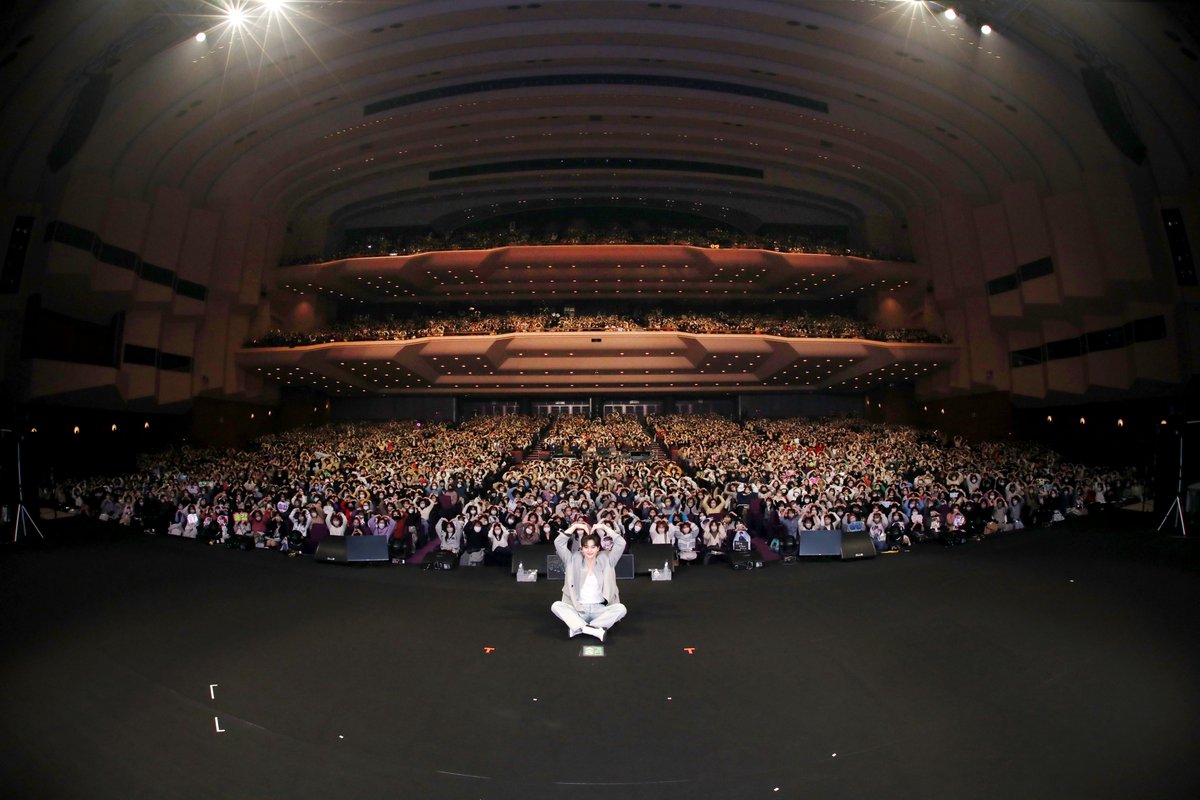 songkang_staff's tweet photo. [📸] 2023 SONG KANG FANMEETING <MOMENT> IN TOKYO ② with 송편

송편이들이랑 송강이랑 한 프레임에 있는 거?!
너무 감동...🍡💕

#송강 #강이로운순간 #SONGKANG #MOMENT https://t.co/MchxXaZGf6
