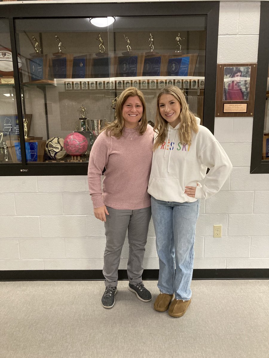 Congratulations to Alyssa Shick for receiving the NJSIAA 2023 National Girls and Women in Sport Day Award. We are so proud of you! ⁦<a href="/JohnMassaro1/">John Massaro</a>⁩ ⁦<a href="/CresskillMSHS/">Cresskill MS/HS</a>⁩ ⁦<a href="/TheLearningLead/">Dr. Peter Hughes</a>⁩ ⁦⁦⁦<a href="/cresskillhs/">CresskillHS_Softball</a>⁩