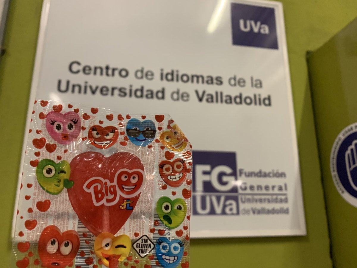 Así da gusto pasar por el #CentrodeIdiomasUVa de la @fungeuva Esta ambientado genial y muchas graciassss por el dulce regalito! Feliz día!!