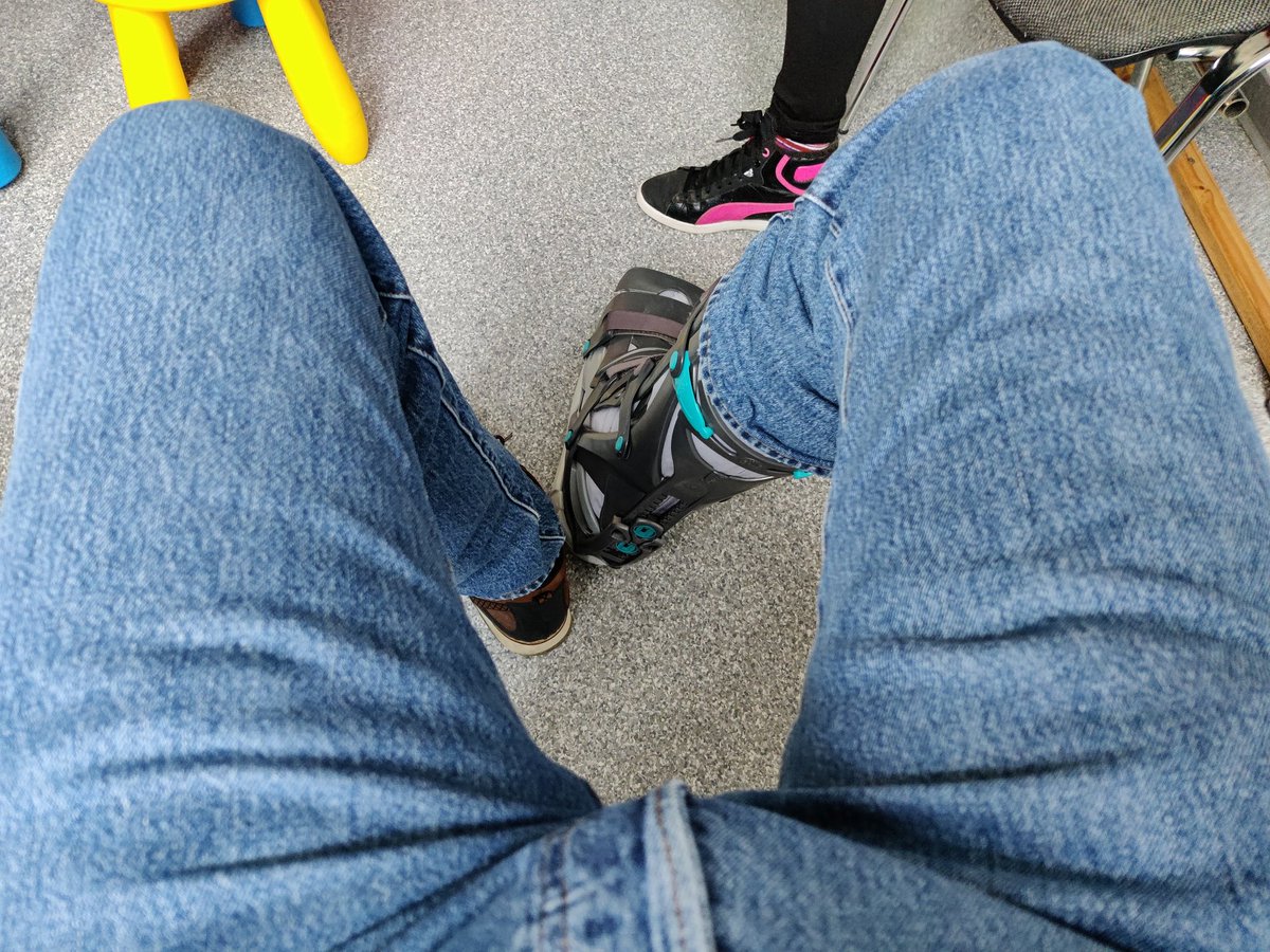 k4ii_'s tweet photo. Ich bin dann bei meinem Date am #Valentinestag - mit dem Chirurgen #wartezimmerTweet https://t.co/JUBUsLQsbb