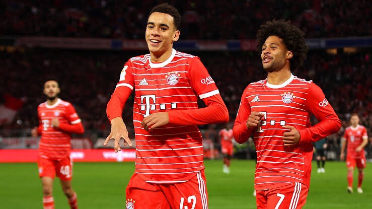 Tudo_do_Fut's tweet image. Mas que saudade que eu tava de falar isso…

SENHORAS E SENHORES, HOJE TEM CHAMPIONS LEAGUE!

Ás 17:00, o Milan enfrenta o Tottenham no San Siro, e no mesmo horário, temos PSG x Bayern de Munique, no Parque dos Príncipes!

#UCL #PSG #BayernMunich #Tottenham #Milan