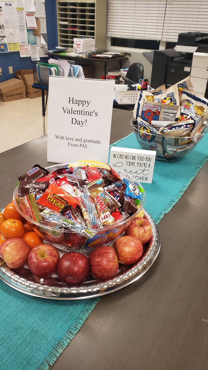 EWAPAL1's tweet photo. We hope all our wonderful staff @EASTWAKEACADEMY have a wonderful Valentine's Day! #HowSweetItIsToBeAtEWA #HowPALDoesValentinesDay https://t.co/MYHmQnAsqZ