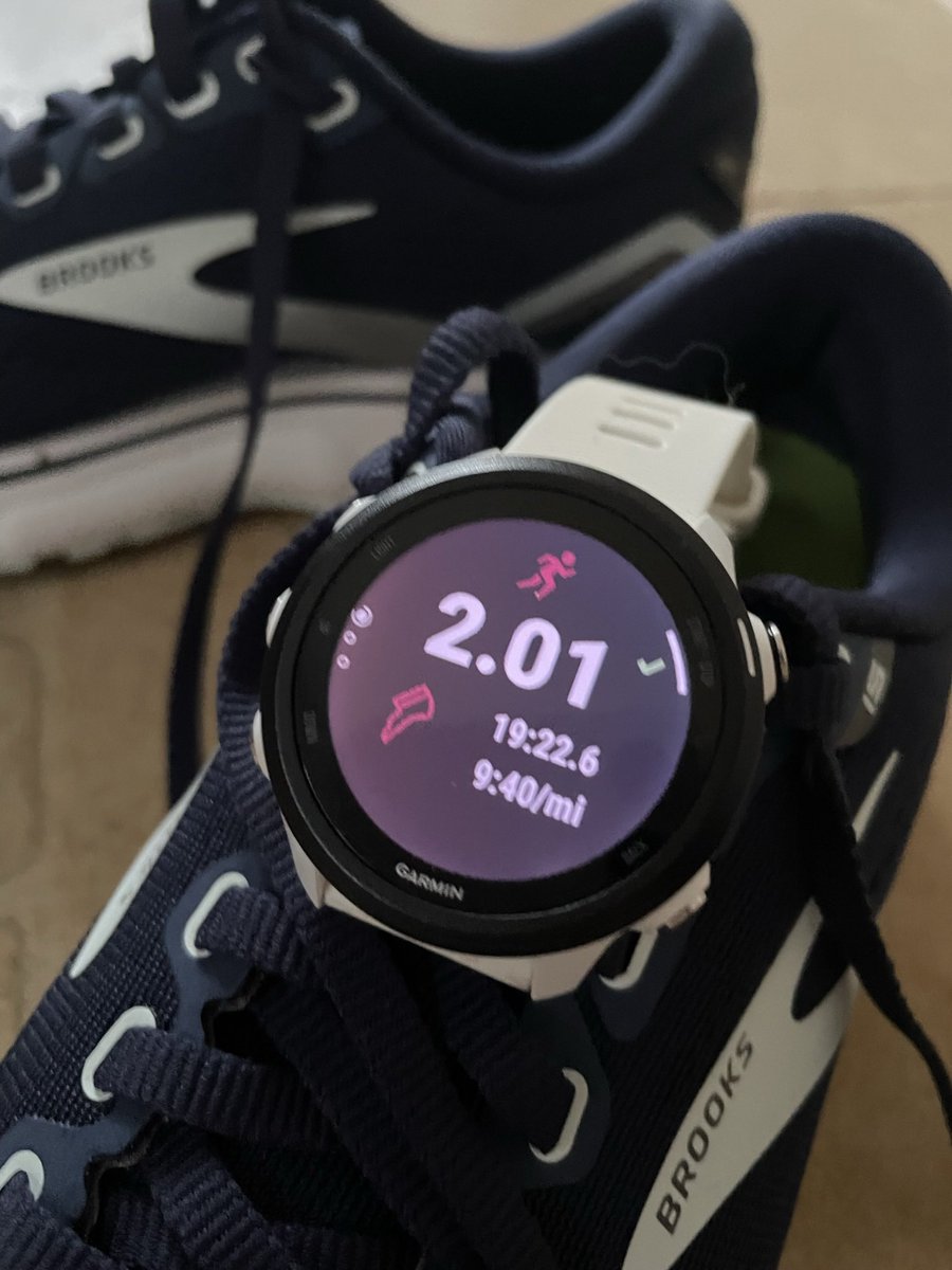 traz68's tweet photo. Morning Run https://t.co/bC1C50dVtj Anxious and scared to go out today but really needed to test how my foot is feeling 👍there’s still a dull ache but it’s improved so much and also get to try out my new trainers 🙌🙌#newtrainers #run https://t.co/c7swbkYOdB