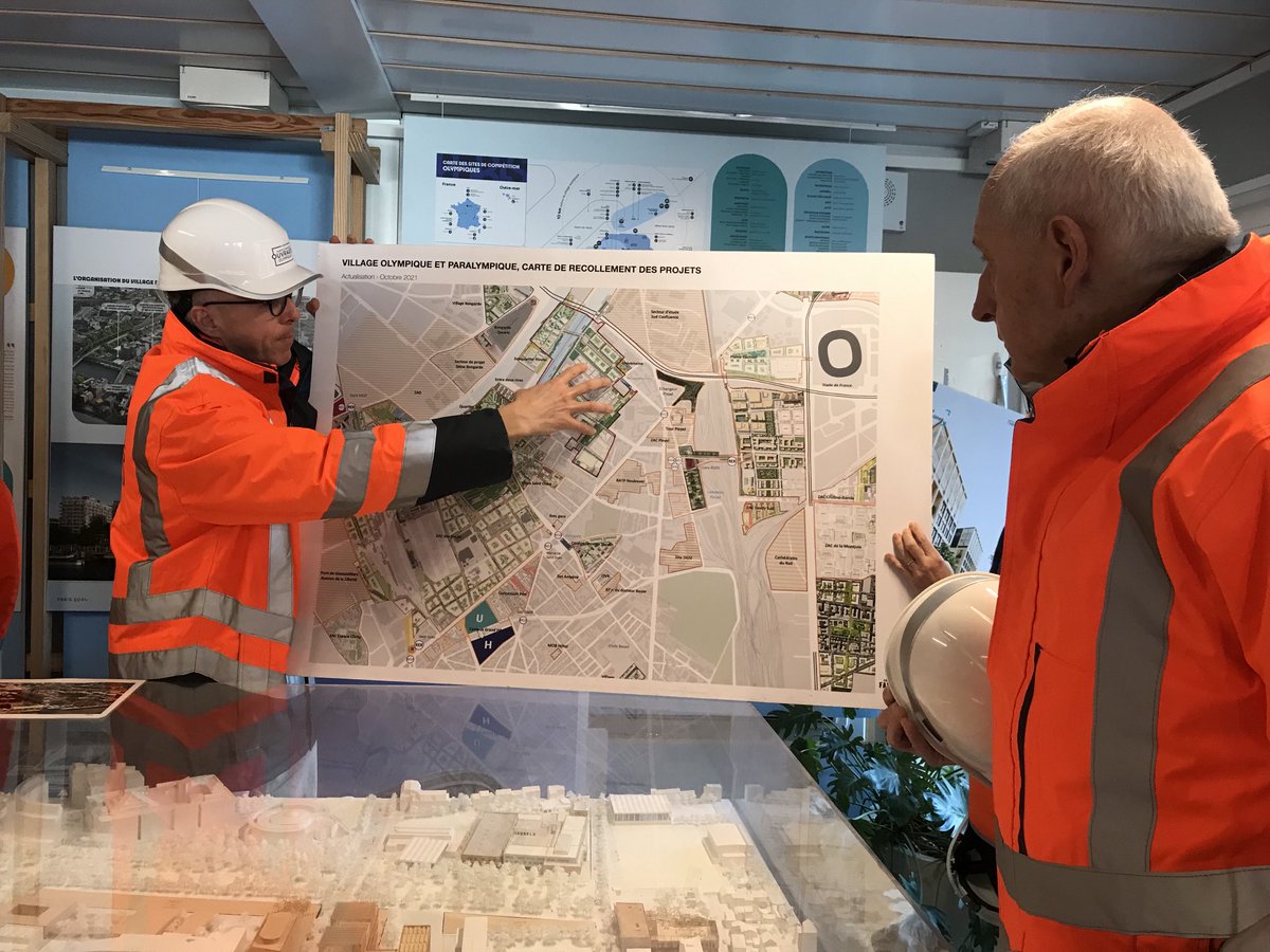 DIGES_fr's tweet photo. Les équipes de la #DIGES #DIJOP réunies ce matin au cœur du spectaculaire chantier du village des athlètes ⁦@Paris2024⁩ 
⁦@SOLIDEO_JOP⁩ ⁦@Ferrand_N⁩ ⁦@AOC1978⁩ ⁦@Sports_gouv⁩ https://t.co/LYRxy2McVR
