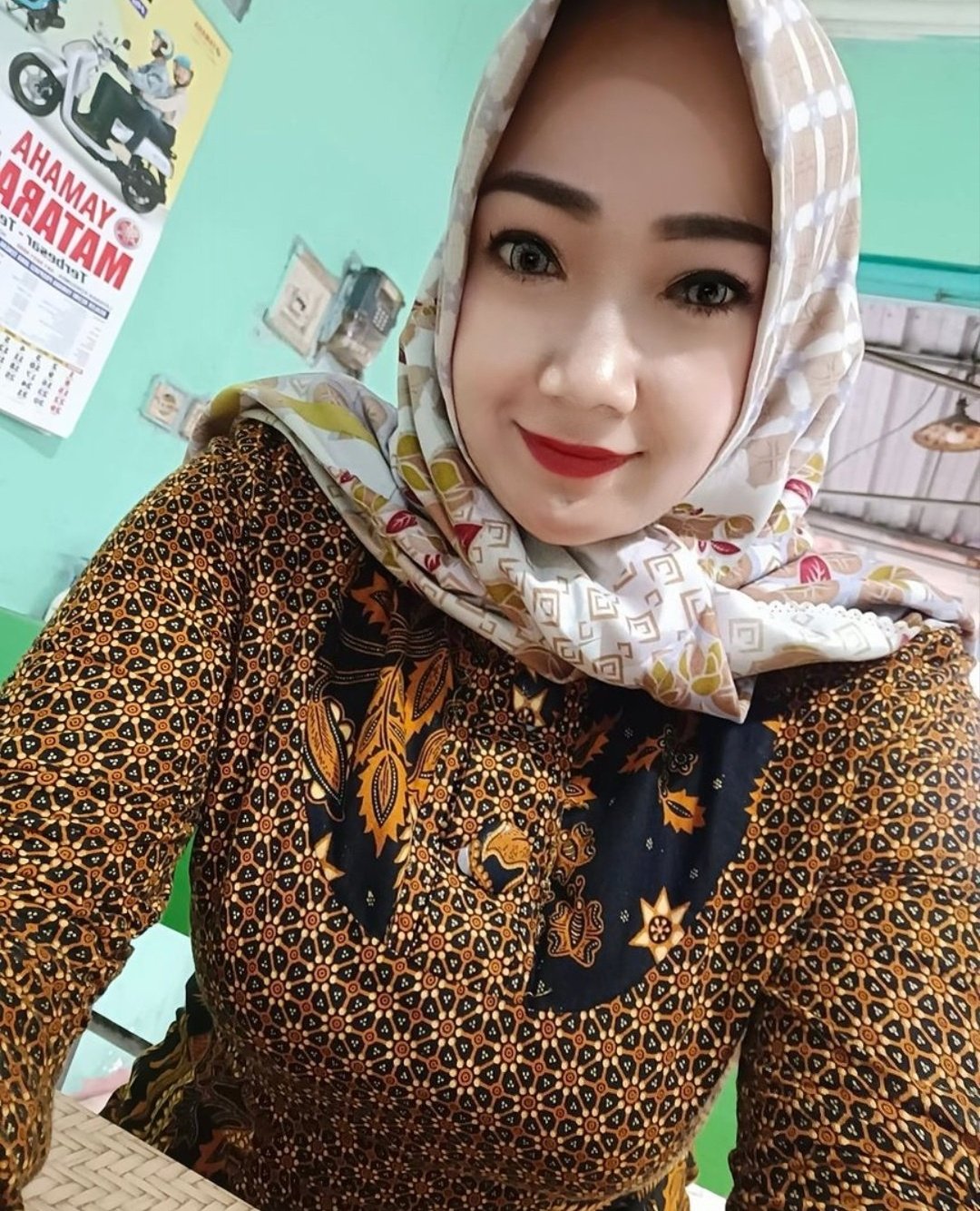 Ana widodari on X: Kontolin foto bunda dong sayang , dm ya 😘 Instagram.  @ana_widodari22 t.corD7JzGelLh  X