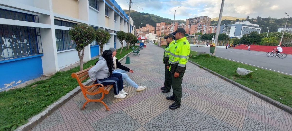 PoliciaPasto's tweet image. #DiosYPatria | Con nuestro grupo de #Preci realizamos campañas de prevención y educación ciudadana, contra la venta de sustancias psicoactivas en diferentes sectores de nuestra ciudad 🚓🚔👮🏼👮🏻‍♀️