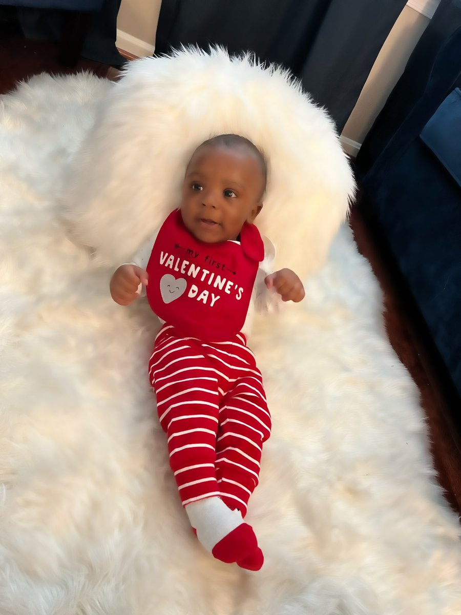 _GorgeousLEECE's tweet photo. How can Mommy snooze and miss a moment 
Dawson your just Too Important🥹🧸🫶🏼
#HappyValentinesDay❤️

*Happy 6️⃣months AGAIN poodie😭*  
#StopGrowingPLEASE🥺 https://t.co/n9oj7y1l5R