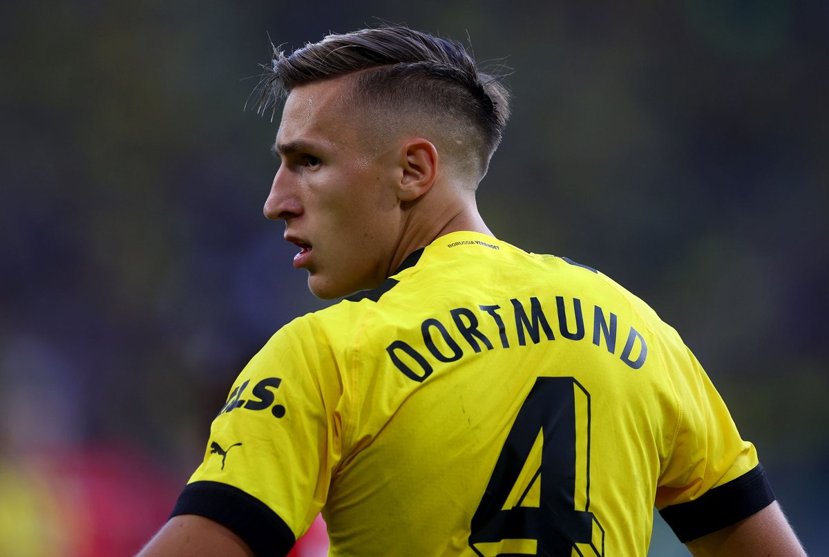 faccaodortmund's tweet photo. Mason mount nos últimos 10 jogos: 1 Gol 

Schlotterbeck nos últimos 10 jogos: 3 gols e 2 assistências. 

Não é opinião, é fato. 🐐 https://t.co/nHnwuzTskA
